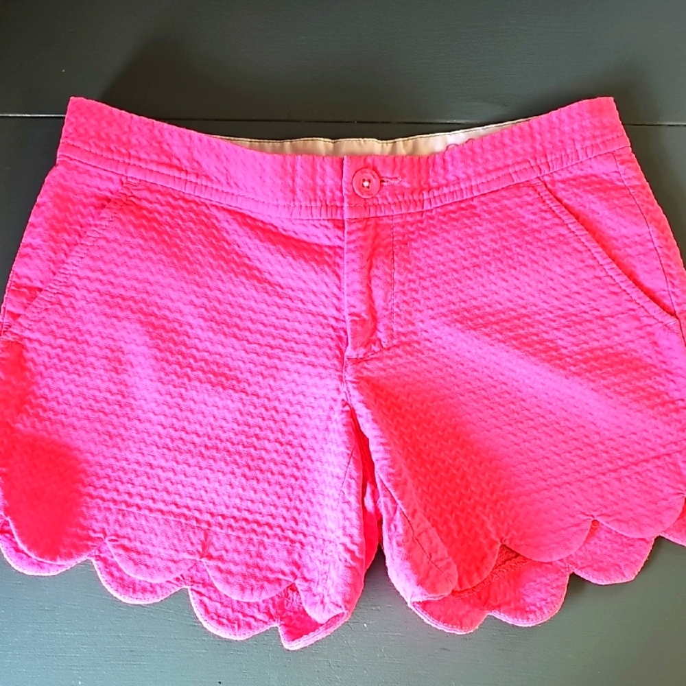 Lilly Pulitzer‎ Pink Scalloped Hem Shorts. 100% Cotton. Size 000